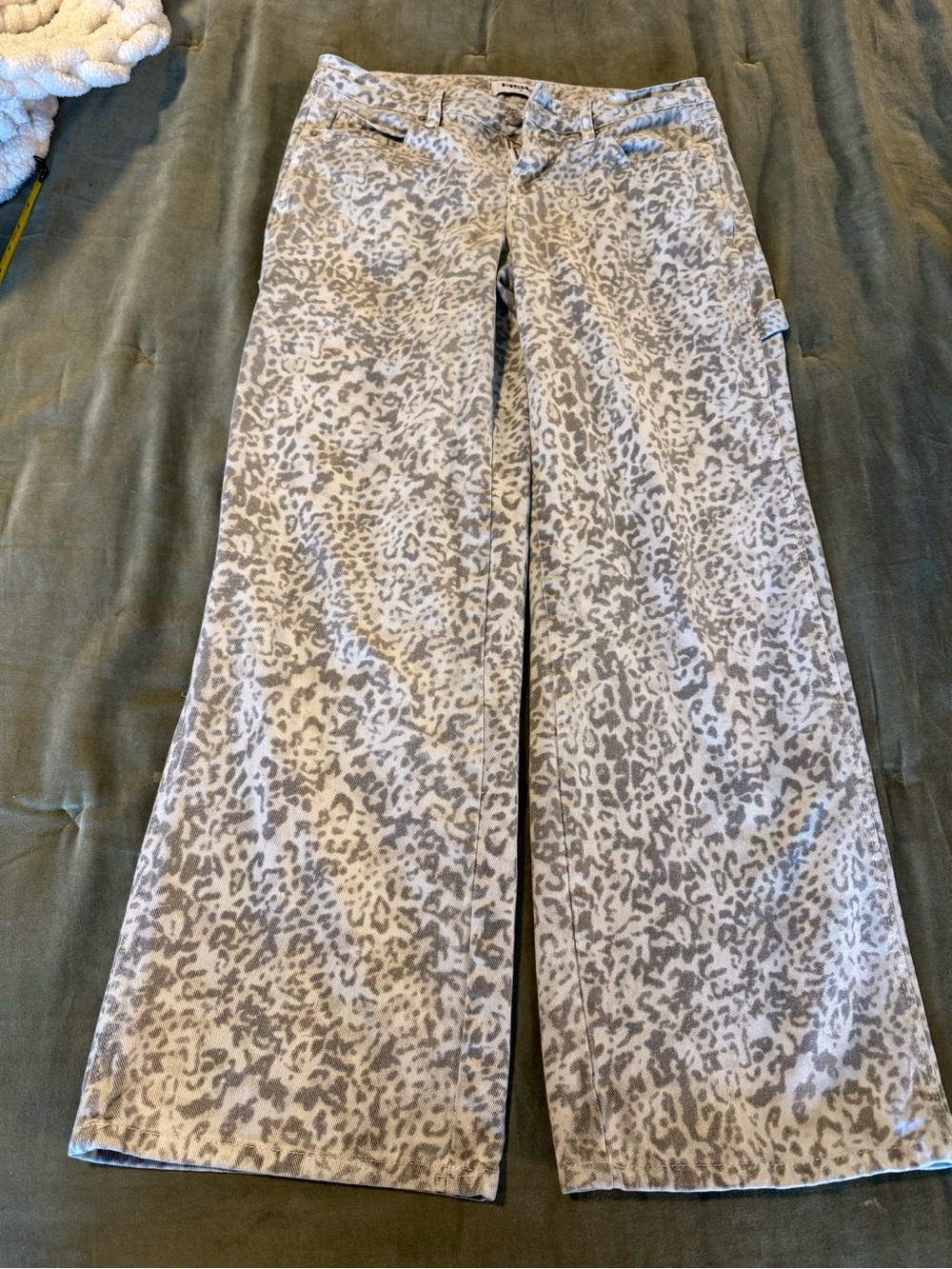 RSQ/tilly women’s low rise wide leg baggy jeans in size 25